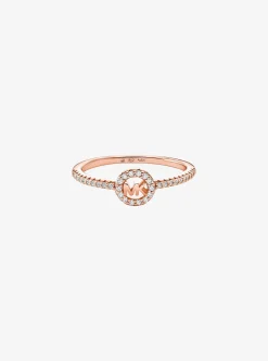 Bague Fulton plaquée en métal précieux et à breloque logo avec pierres pavées