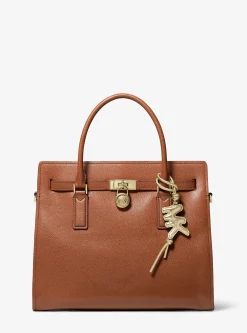Breloque de sac logo rembourrée en cuir métallisé