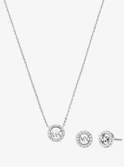 Collier et boucles d'oreilles Fulton en argent sterling plaqué en métal précieux avec pierres pavées et breloque à logo