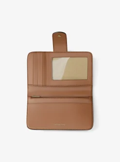 Portefeuille de taille moyenne en cuir grainé à couleurs contrastées à logo et à breloque MK Pop