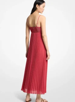 Robe longue en georgette plissée