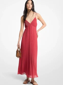 Robe longue en georgette plissée